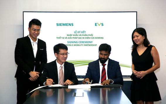 Công[-]ty[-]EVS[-]trở[-]thành[-]đối[-]tác[-]giải[-]pháp[-]của[-]Siemens[-]trong[-]lĩnh[-]vực[-]thiết[-]bị[-]sạc[-]xe[-]điện[-]tại[-]Việt[-]Nam
